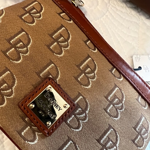 Dooney & Bourke Brown Leather Shoulder tote Leather Bag with mini purse - Picture 14 of 16